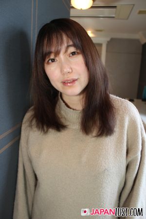 Chubby Japanese Mature Pussy Toyed and Pounded Hard Until Creampie - Photo 29