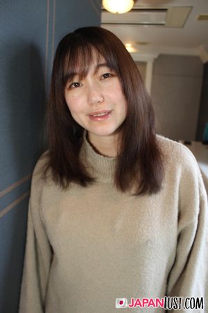 Chubby Japanese Mature Pussy Toyed and Pounded Hard Until Creampie - Photo 30