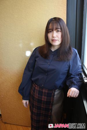 Chubby Japanese Mature Pussy Toyed and Pounded Hard Until Creampie - Photo 553
