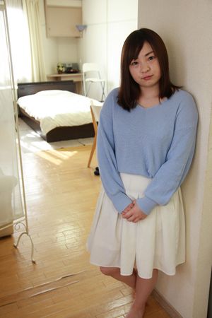 Amateur Japanese teen with shaved pussy explores toys and cock inside her - Photo 37