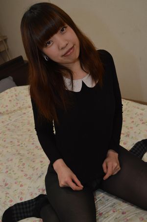 Japanese teen strips her black stockings - Photo 114