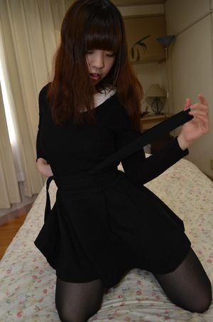 Japanese teen strips her black stockings - Photo 97