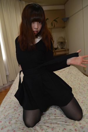 Japanese teen strips her black stockings - Photo 98