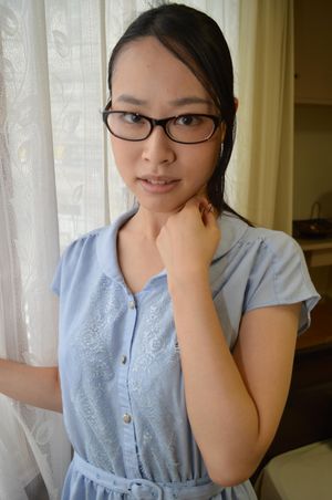 Amateur Japanese Beauty In Glasses With Hairy Pussy - Photo 13