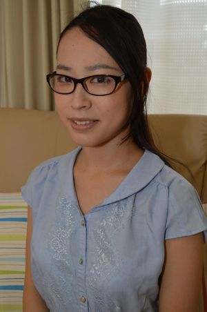 Amateur Japanese Beauty In Glasses With Hairy Pussy - Photo 3