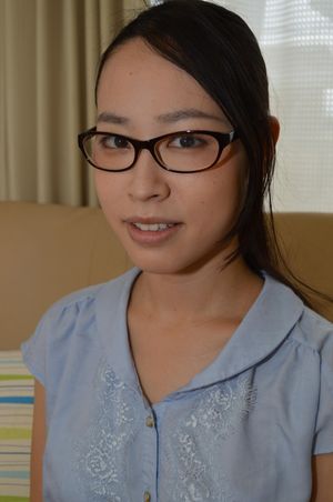 Amateur Japanese Beauty In Glasses With Hairy Pussy - Photo 4