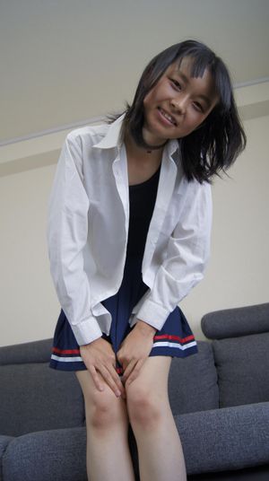Petite Japanese Teen Gets Full Creampie - Photo 9