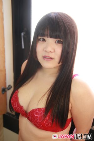 Curvy Japanese Teen Has Wet Shaved Pussy For Creampie - Photo 36