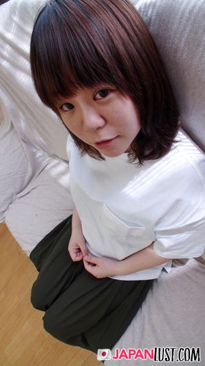 Sweet Japanese Teen Amateur Bares It All For POV Creampie - Photo 12