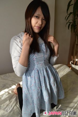 Amateur Japanese Teen From The Country POV Sex - Photo 24