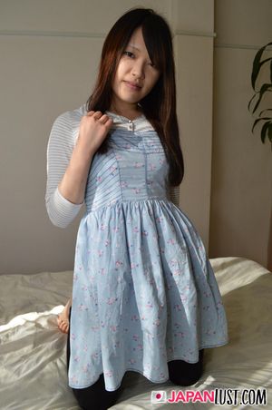 Amateur Japanese Teen From The Country POV Sex - Photo 27