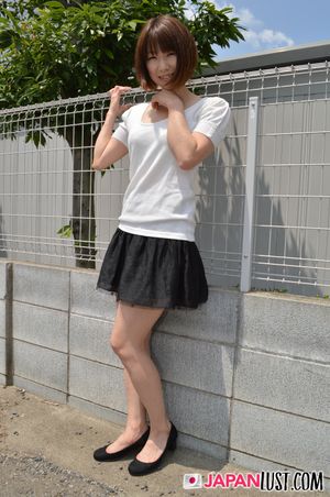 Slender Japan Teen Amateur Squirts For POV Sex - Photo 10