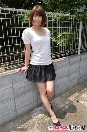 Slender Japan Teen Amateur Squirts For POV Sex - Photo 20