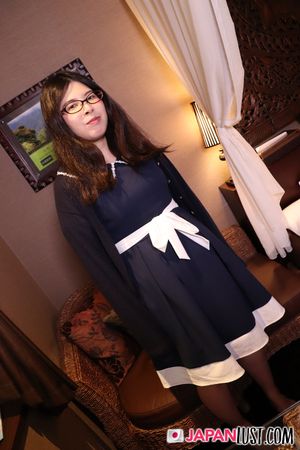 Nerdy Japanese Teen Squirts For POV Sex - Photo 4