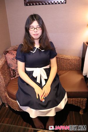 Nerdy Japanese Teen Squirts For POV Sex - Photo 7