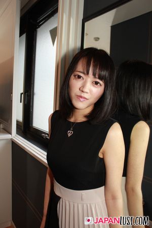 Slender Japanese Amateur Shaved Pussy POV Creampie - Photo 40