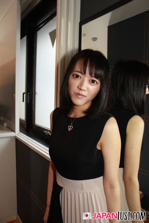 Slender Japanese Amateur Shaved Pussy POV Creampie - Photo 41