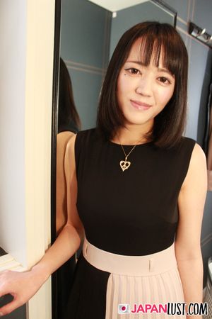 Slender Japanese Amateur Shaved Pussy POV Creampie - Photo 45