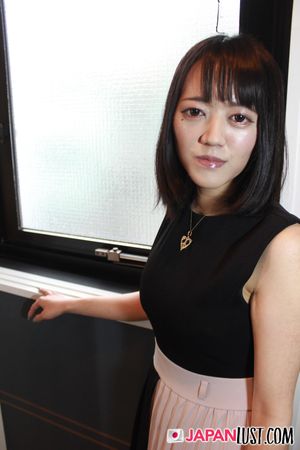 Slender Japanese Amateur Shaved Pussy POV Creampie - Photo 47