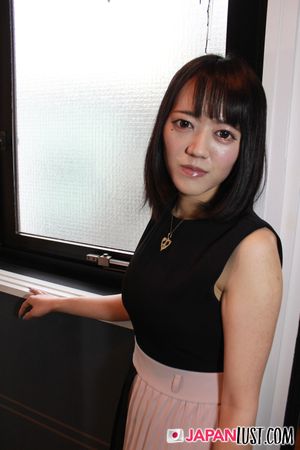Slender Japanese Amateur Shaved Pussy POV Creampie - Photo 49