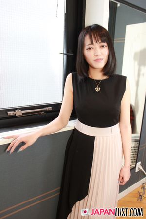 Slender Japanese Amateur Shaved Pussy POV Creampie - Photo 53