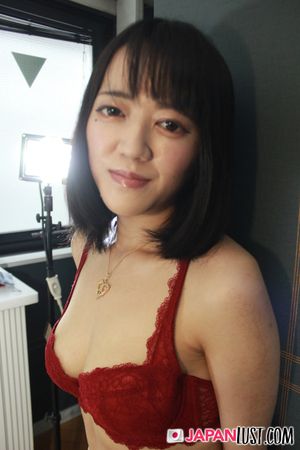 Slender Japanese Amateur Shaved Pussy POV Creampie - Photo 71