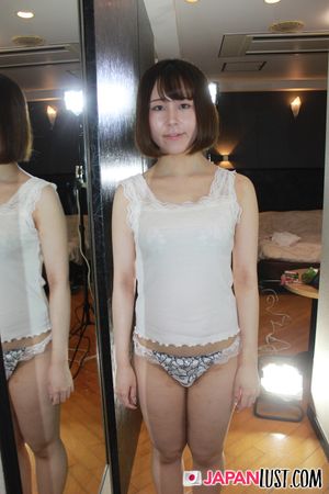 Shaved Pussy Japanese Amateur Bred With Cum POV - Photo 136