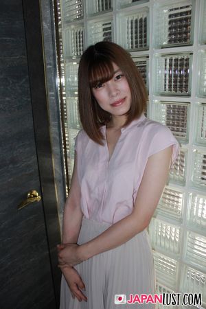 Slender Japanese Amateur Gets Hairy Hole Creampie - Photo 39
