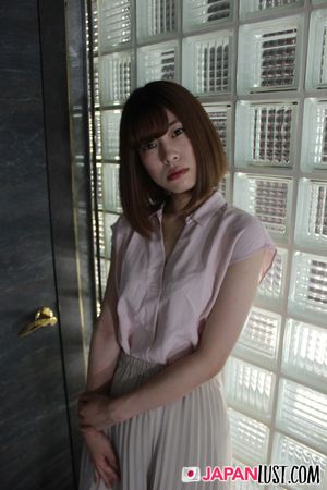 Slender Japanese Amateur Gets Hairy Hole Creampie - Photo 41
