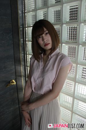 Slender Japanese Amateur Gets Hairy Hole Creampie - Photo 42