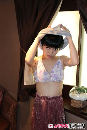 Skinny Japanese Teen Is An Easy Squirter - Photo 47