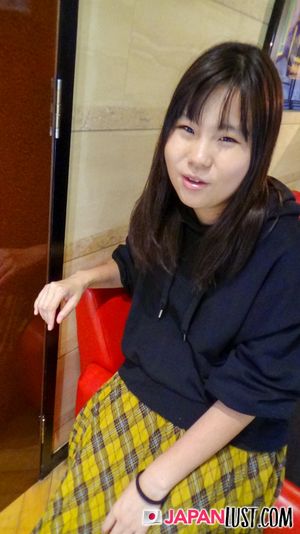 Up Close Japanese Teen POV Creampie - Photo 35