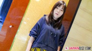 Up Close Japanese Teen POV Creampie - Photo 36