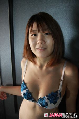 Japanese Amateur Teen Gets Her First POV Creampie - Photo 136