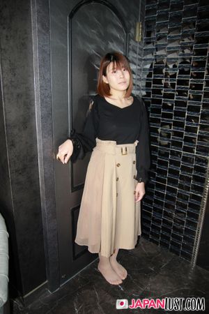 Japanese Amateur Teen Gets Her First POV Creampie - Photo 41