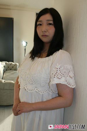 Cute Curvy Japanese Teen Wants Creampie After the Interview - Photo 11