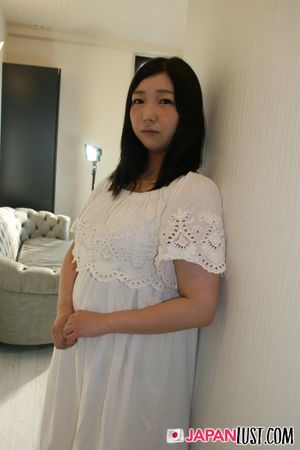 Cute Curvy Japanese Teen Wants Creampie After the Interview - Photo 13