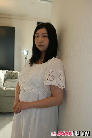 Cute Curvy Japanese Teen Wants Creampie After the Interview - Photo 14