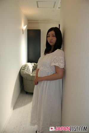 Cute Curvy Japanese Teen Wants Creampie After the Interview - Photo 19