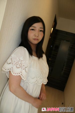 Cute Curvy Japanese Teen Wants Creampie After the Interview - Photo 21