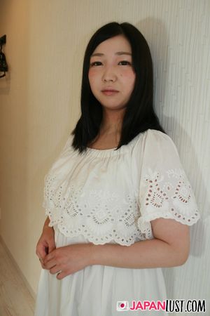 Cute Curvy Japanese Teen Wants Creampie After the Interview - Photo 7