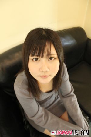 Amateur Slender Japanese Teen Enjoys Her First POV Creampie - Photo 12