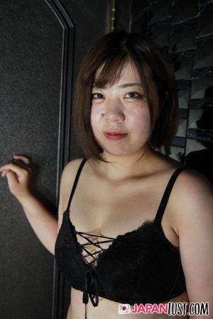 Trimmed Japanese Pussy Gets a Special POV Creampie Reward - Photo 106