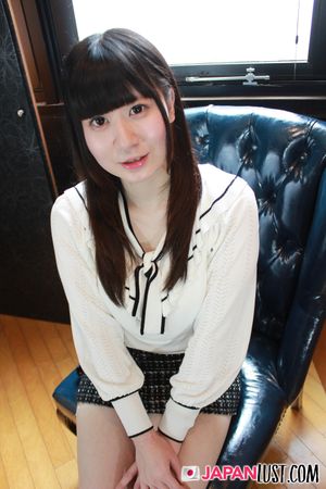 Curvy Japanese Hottie with Natural Tits Craves Hard Cock and Creampie in Shaved Pussy - Photo 7