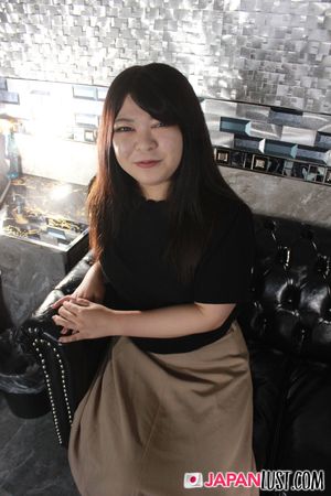 Japanese Teen With Thick Curvy Ass Enjoys Deep Pussy Banking and Cumload - Photo 15