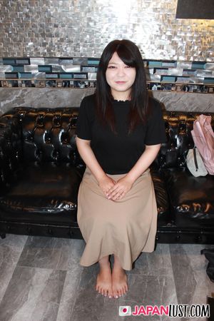 Japanese Teen With Thick Curvy Ass Enjoys Deep Pussy Banking and Cumload - Photo 4