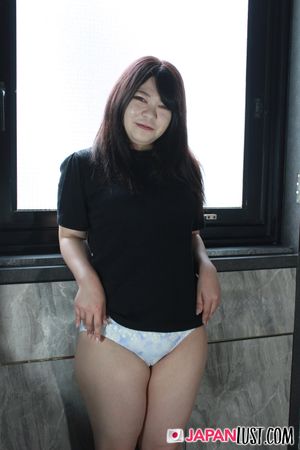 Japanese Teen With Thick Curvy Ass Enjoys Deep Pussy Banking and Cumload - Photo 48