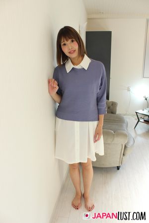 Thick-Ass Japanese Teen Gets Crempied and Cums Hard - Photo 19