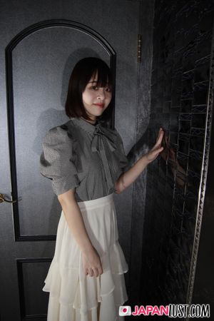 Big Creampie In Shaved Japanese Pussy - Photo 20