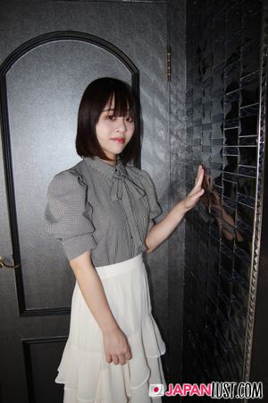 Big Creampie In Shaved Japanese Pussy - Photo 21